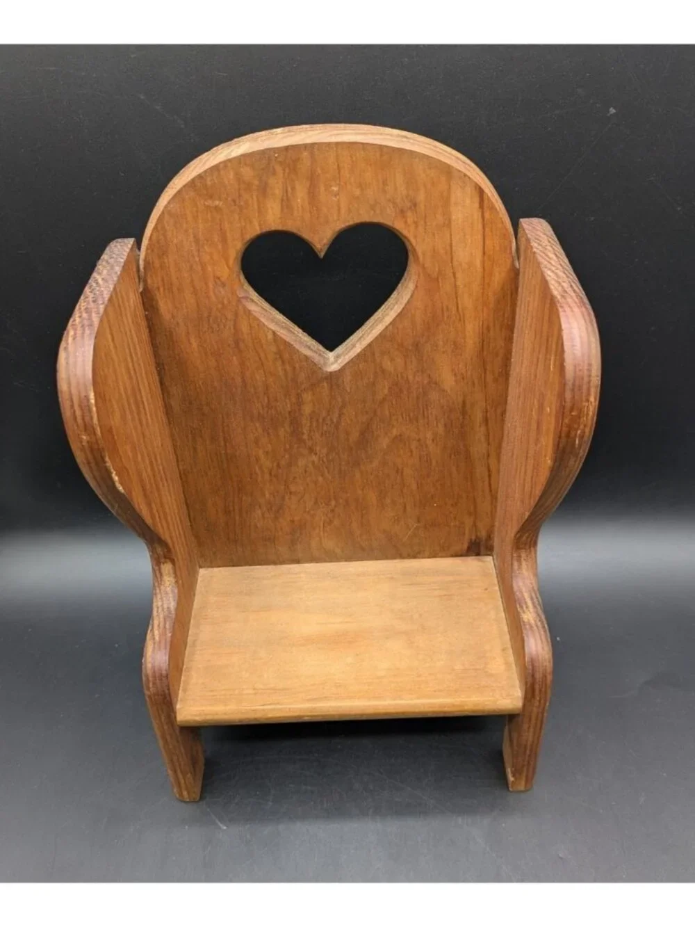 Vtg Heart Cut Out Solid Wood Pouting Chair Doll Size Country Display Shelf 11.5